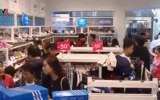 Khách hàng trong ngày mua sắm Black Friday 2018 tại Hà Nội và TP.HCM tăng mạnh
