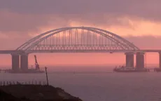 Sau vụ bắn vào tàu Ukraine, Nga mở cửa trở lại eo biển Kerch