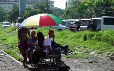 Cuộc mưu sinh nguy hiểm với đường ray tàu của người nghèo ở Manila, Phlippines