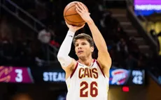 Cleveland Cavaliers chia tay ngôi sao ném 3 điểm Kyle Korver