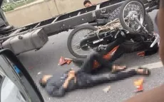 Hà Nội: Va chạm với xe tải trên vành đai 3 trên cao, 2 thanh niên đi xe máy nguy kịch