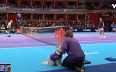 Thú vị những chú chó làm nhiệm vụ nhặt bóng tennis