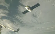 SpaceX Dragon mang quà cuối năm lên vũ trụ