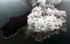 Indonesia nâng mức cảnh báo hoạt động của núi lửa Anak Krakatau