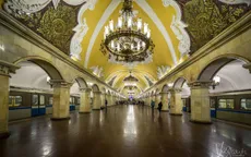 Bày bán biển báo ga tàu điện ngầm Moscow, Nga