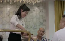 Những cô gái trong thành phố - Tập 3: Khách gợi ý "uống 1 cốc mua 1 két bia", Trúc có đồng ý?