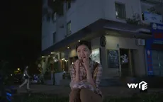Rớt nước mắt cảnh Mai ngấu nghiến ăn bánh khoai ế vì quá đói