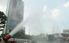 Thái Lan dùng vòi rồng chống khói bụi