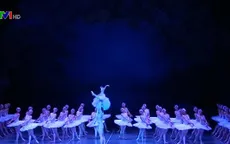 Màn biểu diễn “Hồ thiên nga” lớn nhất thế giới