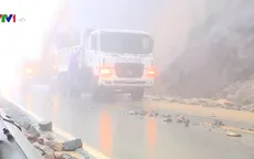Tạm thời thông đường qua đèo Khánh Lê