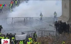 Những ngày kinh hoàng trên đại lộ Champs-Elysees