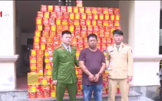 Bắt nửa tấn pháo từ Trung Quốc