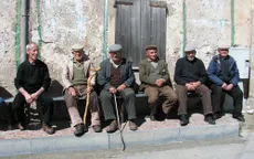 Giao tiếp xã hội - Bí quyết sống trăm tuổi của người dân vùng Sardinia, Italy