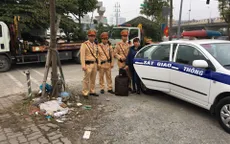 CSGT dùng xe chuyên dụng đưa 1 phụ nữ kịp về quê đón Giao thừa
