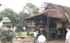 Mưa đá, lốc xoáy ở Nghệ An khiến nhiều nhà dân tốc mái