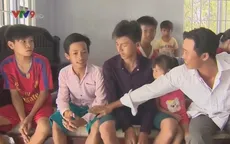 Ba thiếu niên nghèo trả lại người mất 40 triệu đồng nhặt được