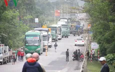 Xe ben cán nát xe máy, một người chết thảm