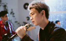 Erik từng bị bố đánh tím cả chân vì đòi đi thi hát