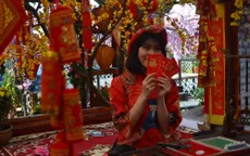Giới trẻ rủ nhau chụp ảnh Xuân cực chất rộn ràng đón Tết