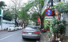 TP.HCM: Tăng phí dừng đỗ xe lòng, lề đường là hợp lý