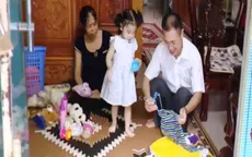 Niềm hạnh phúc của cặp vợ chồng hiếm muộn, ngoài 50 tuổi mới sinh con