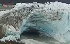 Cầu băng đổ sập trên sông Argentina