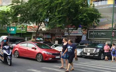 TP.HCM bỏ thu phí đậu xe qua đêm dưới lòng đường