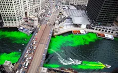 Nhuộm xanh dòng sông Chicago mừng ngày Thánh Patrick
