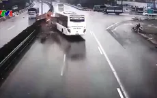 Nhường đường cho xe ưu tiên: Văn hóa giao thông còn bị coi nhẹ