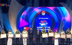 Thủ tướng dự lễ tuyên dương 10 gương mặt trẻ Việt Nam tiêu biểu 2017