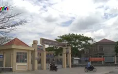 Nhìn lại vụ việc giáo viên quỳ gối xin lỗi phụ huynh ở Long An