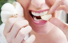 Ăn tỏi sống, đề phòng những tác dụng phụ đáng sợ này