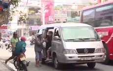 Xe dù tung hoành giữa thành phố Nha Trang