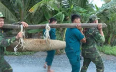 Vĩnh Long: Xử lý quả bom "khủng" gần 150kg trong vườn nhà dân