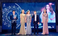 Người đẹp làng thiết kế thời trang Nhật Phượng đấu giá từ thiện đầm dạ hội