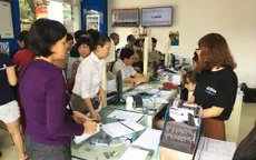 Hà Nội: Người dân đổ xô đi bổ sung thông tin thuê bao ngày cuối tuần