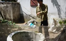 Nước máy nhiễm mặn, người dân Bến Tre đổi nước ngọt với giá "cắt cổ"