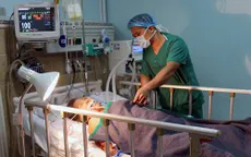 Cứu sống 2 mẹ con bị đâm nguy kịch nhờ báo động đỏ bệnh viện