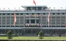 Người dân xếp hàng dài tham quan Hội trường Thống Nhất