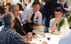 Ăn ở nhà hàng có thể làm xáo trộn hoóc môn