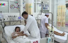 Bị nghi lấy trộm điện thoại, 2 chị em uống thuốc diệt cỏ tự vẫn