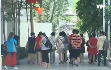 Khó xử lý du khách nước ngoài lao động trái phép tại Việt Nam
