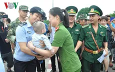 Công an TP Móng Cái tiếp nhận một trẻ em bị bán sang Trung Quốc