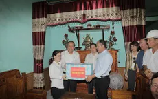 Phó Thủ tướng Thường trực Chính phủ thăm ngư dân Quảng Bình bị thiệt hại do sự cố môi trường biển