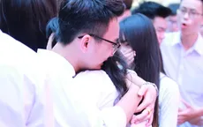 Học sinh lớp 12 Việt Đức bịn rịn chia tay tuổi học trò