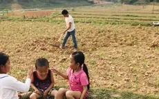 Cặp lá yêu thương: Giấc mơ tới trường của 3 chị em