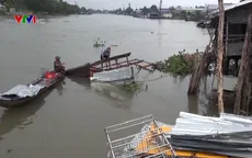 An Giang: Sà lan đâm sập 5 nhà dân rồi bỏ chạy