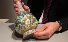 Tình cờ phát hiện bình cổ 432 tỷ đồng trong hộp đựng giày