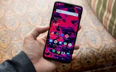 "Sát thủ" của iPhone X thắng lớn sau 1 tháng ra mắt