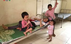 8 mẹ con trong một gia đình ở Điện Biên bị ngộ độc nấm lạ